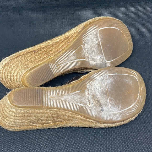 Burberry Wedge Slip - Picture 2 of 4